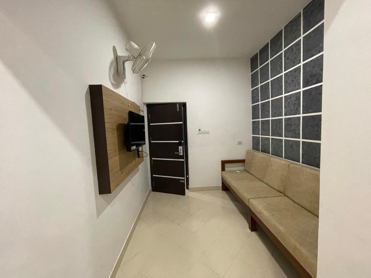 Pmr Grandays Hotel Malappuram Exterior foto